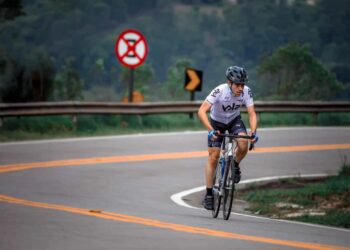 How to Bike Uphill Without Getting Tired And Do It Efficiently